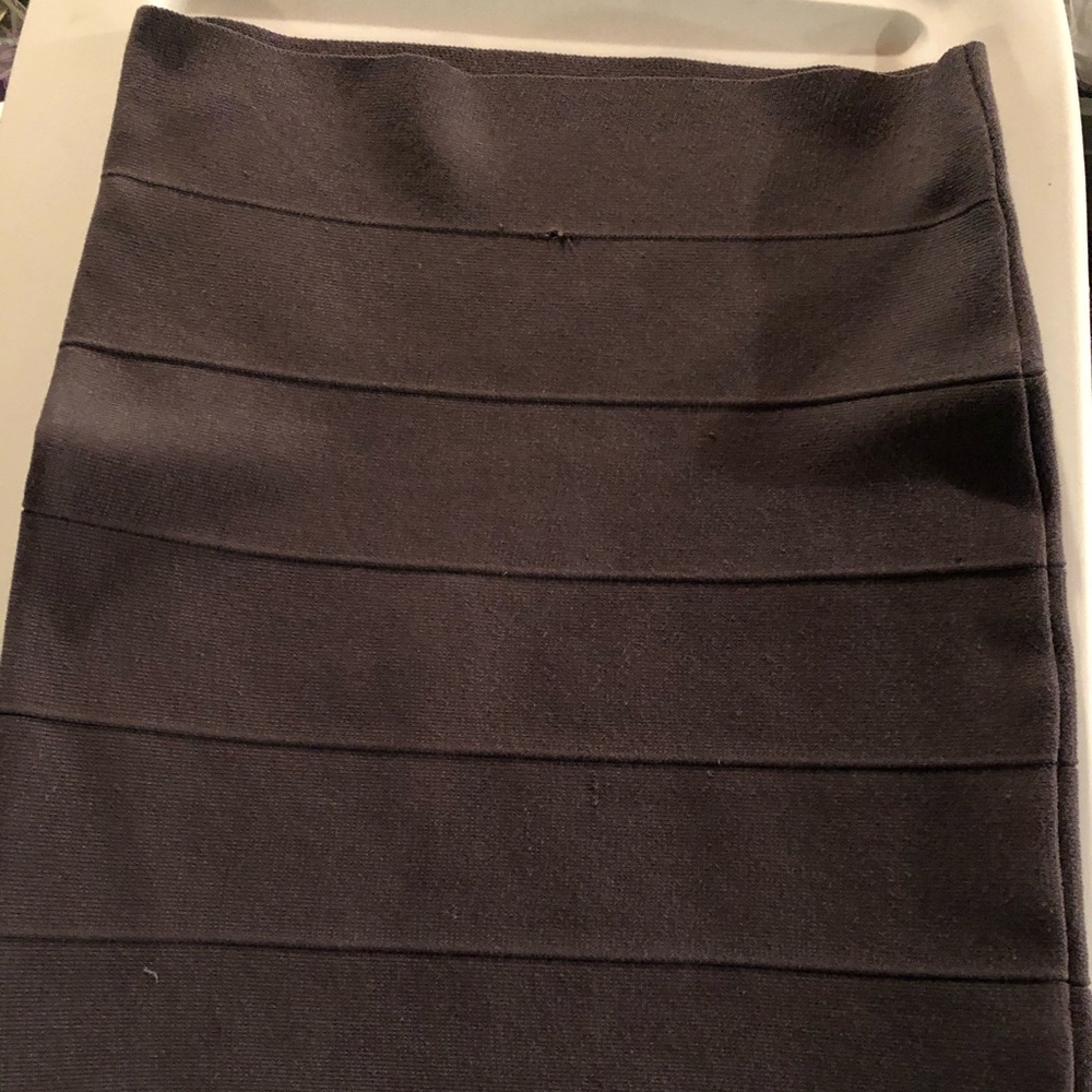 gray pencil skirt